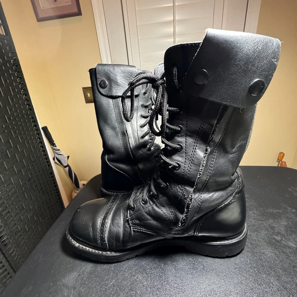 Bates size 8.5 paratrooper black boots